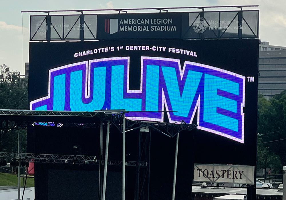 Julive festival stage
